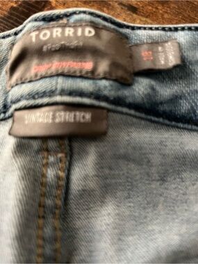 torrid Women's Slim Light Blue Vintage Stretch Jeans
